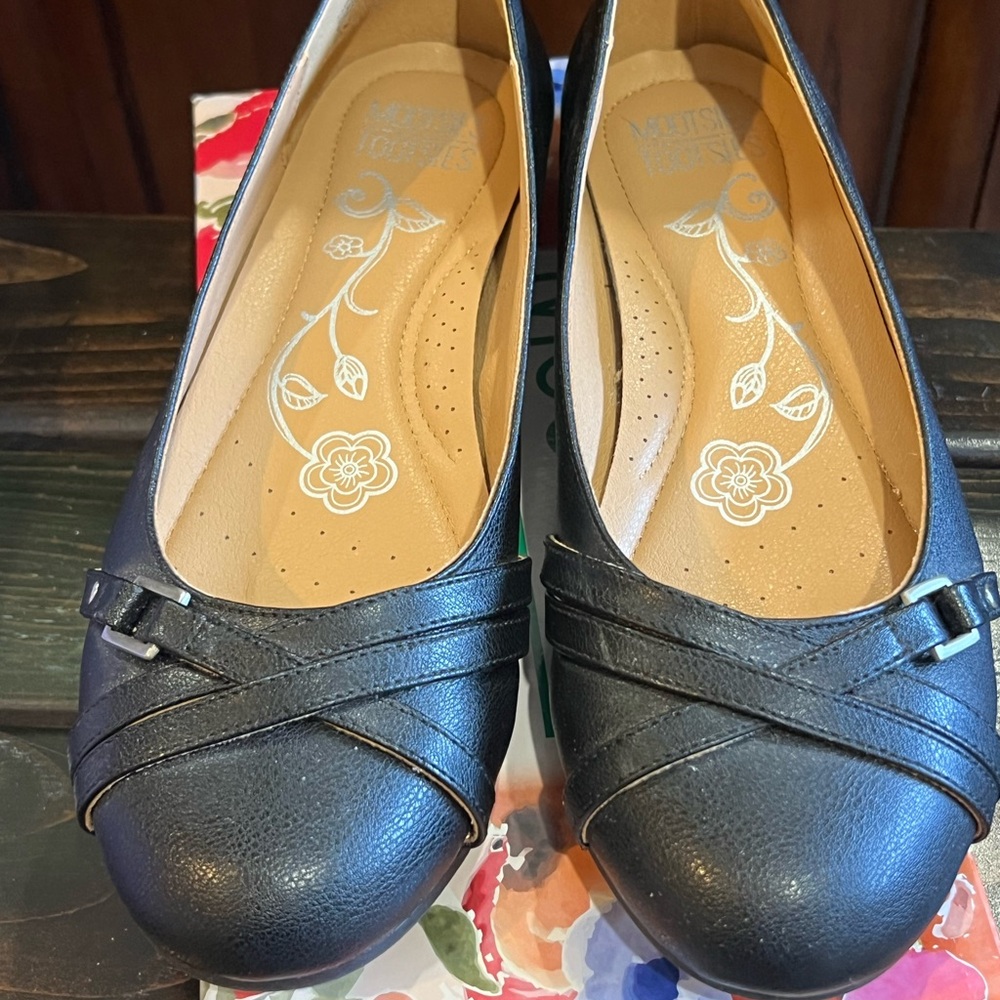 Mootsies Tootsies Black Flats with Bow Accent